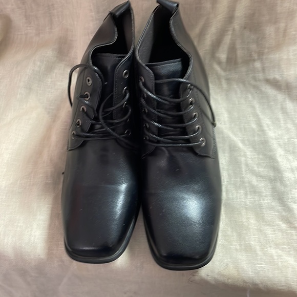 Classic Black Leather Lace-Up Derby Shoes main image 5